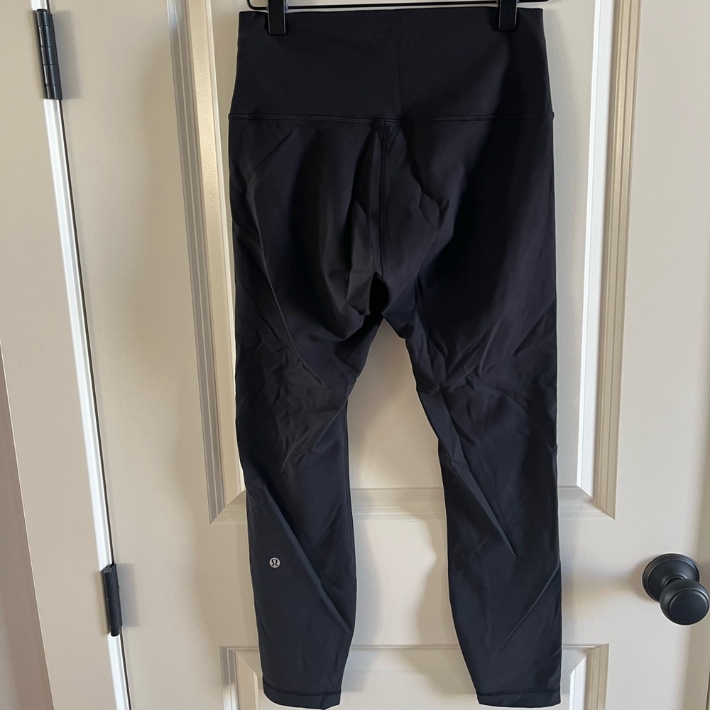 Lululemon Wunder Under. Size 8